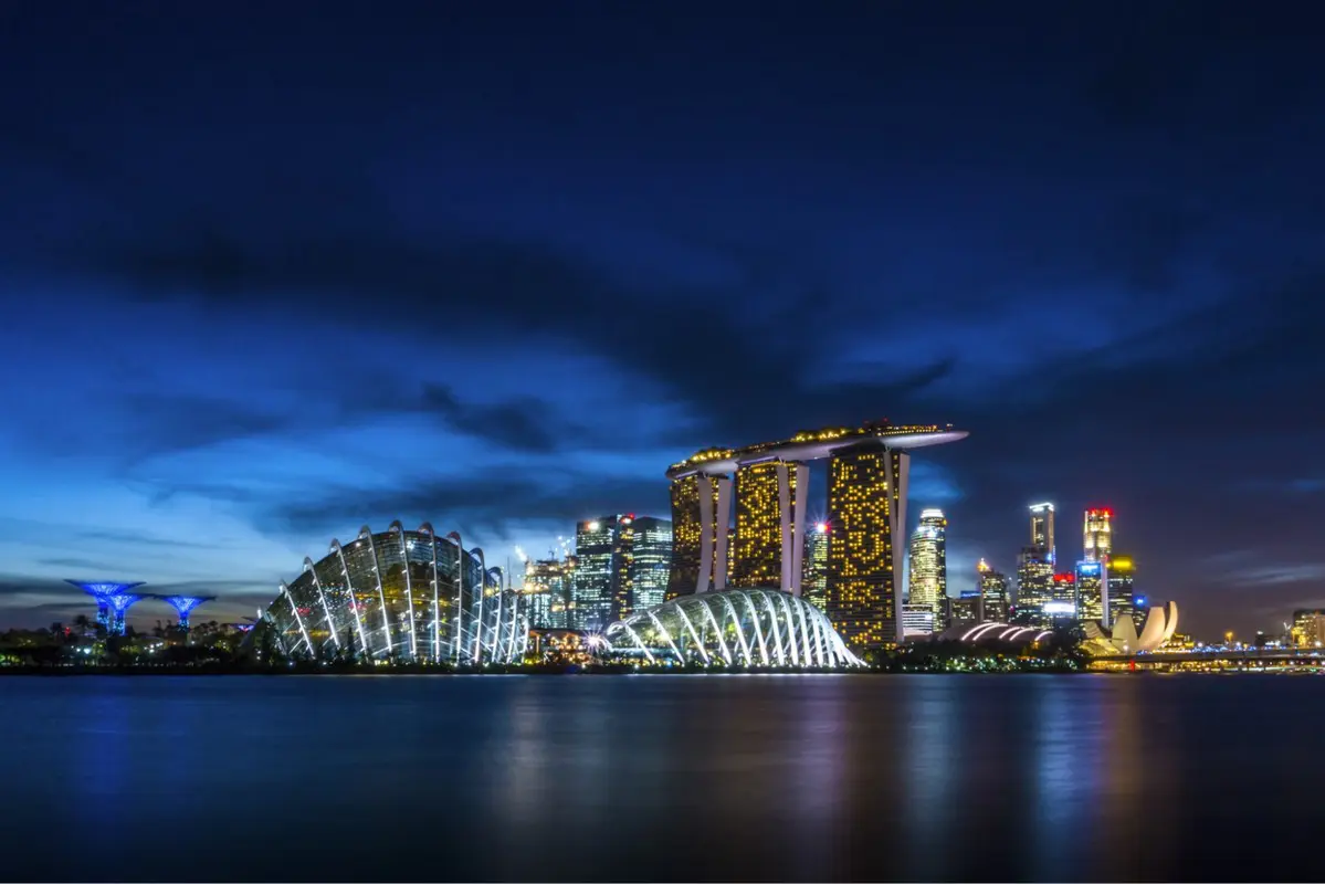 t: Marina Bay Sands Singapore at night